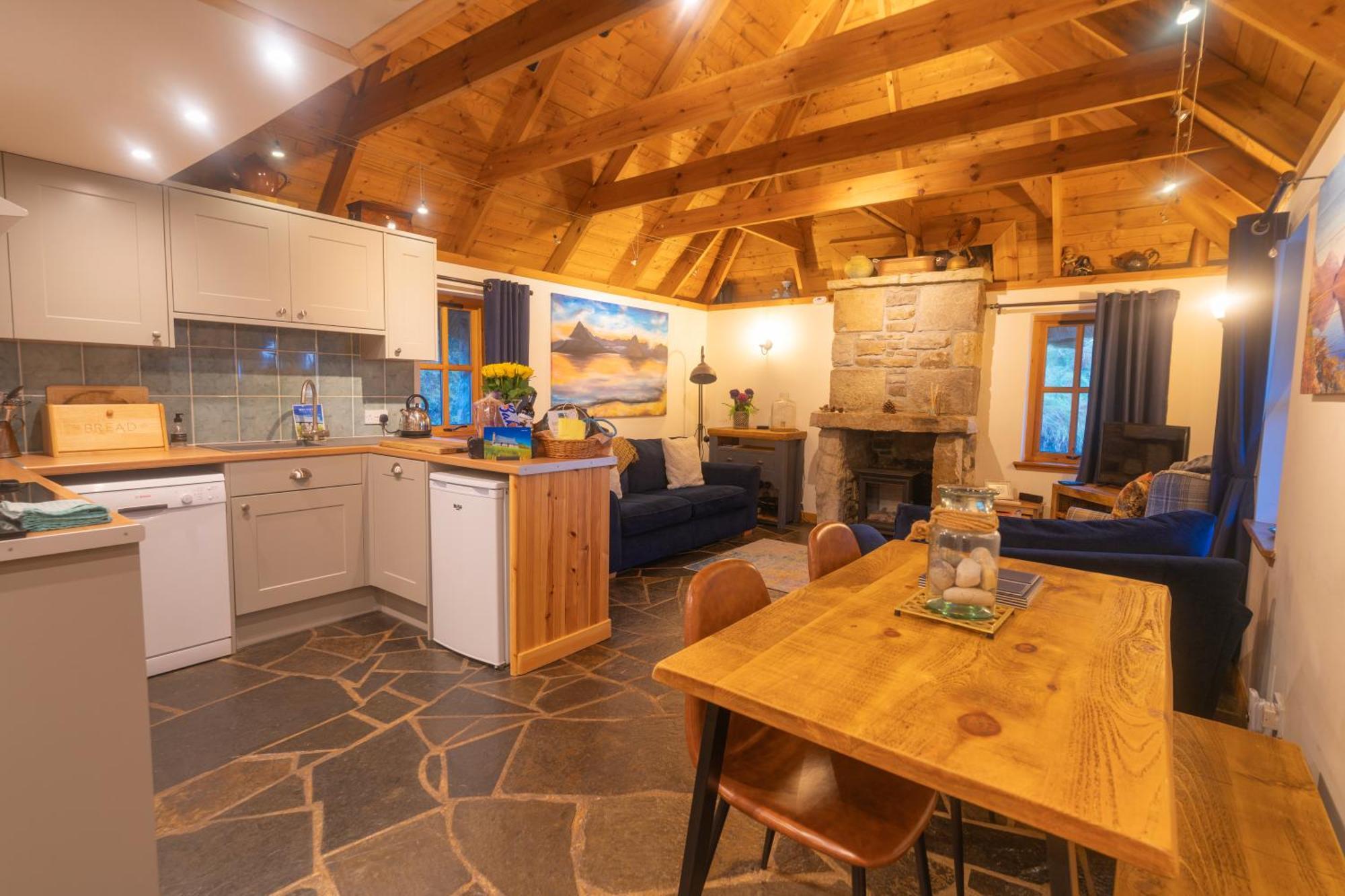 Tigh Lachie, Mary'S Thatched Cottages, Elgol, Isle Of Skye エクステリア 写真